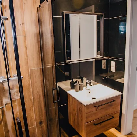 Jbhotels Hanza Tower דירה